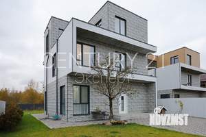 Дом 255м&sup2;, 3-этажный, участок 5 сот.  