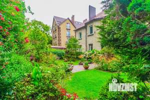 Дом 461м&sup2;, 3-этажный, участок 8 сот.  