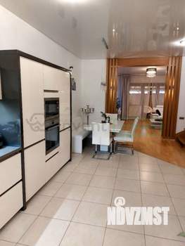 Таунхаус 160м&sup2;, 3-этажный, участок 2 сот.  