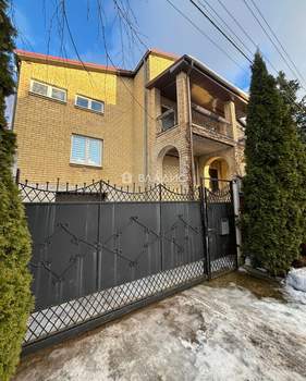 Дом 347м&sup2;, 2-этажный, участок 10 сот.  