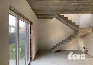 Дом 153м&sup2;, 3-этажный, участок 2 сот.  