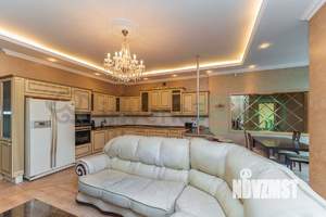 Таунхаус 195м², 3-этажный, участок 2 сот.  