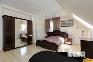 Дом 420м&sup2;, 3-этажный, участок 12 сот.  