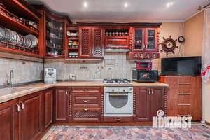 Дом 158м&sup2;, 3-этажный, участок 4 сот.  