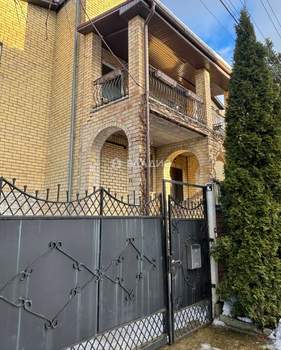 Дом 347м&sup2;, 2-этажный, участок 10 сот.  