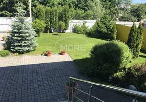 Дом 385м², 3-этажный, участок 9 сот.  