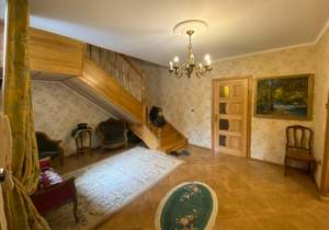 Дом 334м&sup2;, 3-этажный, участок 6 сот.  