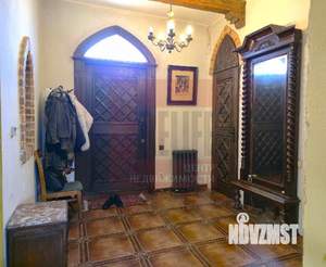 Дом 262м&sup2;, 3-этажный, участок 12 сот.  