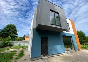 Дом 145м&sup2;, 2-этажный, участок 7 сот.  