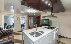 Дом 224м&sup2;, 3-этажный, участок 7 сот.  