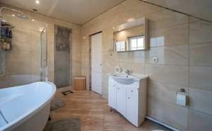 Дом 183м&sup2;, 2-этажный, участок 8 сот.  