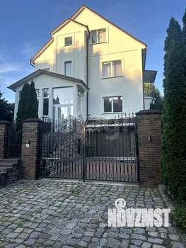 Дом 320м², 3-этажный, участок 12 сот.  
