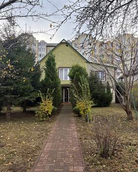 Дом 253м&sup2;, 3-этажный, участок 9 сот.  