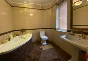 Дом 334м&sup2;, 3-этажный, участок 6 сот.  