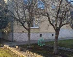 Дом 347м&sup2;, 3-этажный, участок 10 сот.  