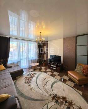 Дом 151м&sup2;, 3-этажный, участок 4 сот.  