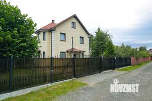 Дом 240м², 3-этажный, участок 5 сот.  