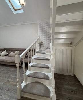 Дом 211м&sup2;, 2-этажный, участок 10 сот.  