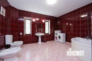 Дом 324м², 3-этажный, участок 6 сот.  