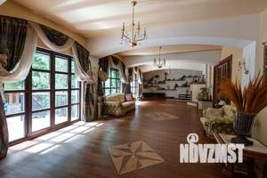 Дом 750м², 2-этажный, участок 17 сот.  