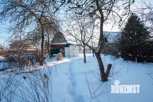 Дом 30м&sup2;, 2-этажный, участок 6 сот.  