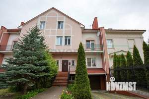 Таунхаус 460м&sup2;, 3-этажный, участок 5 сот.  