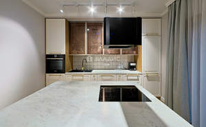 Дом 200м&sup2;, 3-этажный, участок 2 сот.  