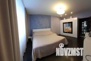 1-к квартира, посуточно, 65м2, 3/9 этаж