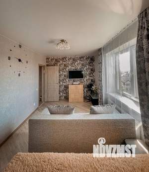 1-к квартира, посуточно, 40м2, 7/8 этаж