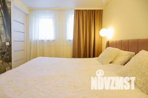 2-к квартира, посуточно, 37м2, 1/2 этаж