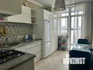 1-к квартира, посуточно, 37м2, 7/16 этаж