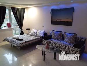 Студия квартира, посуточно, 38м2, 3/5 этаж