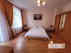 3-к квартира, посуточно, 87м2, 1/1 этаж