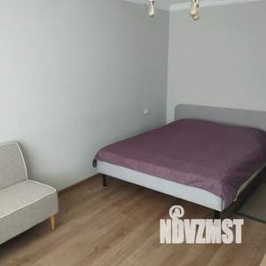 1-к квартира, посуточно, 38м2, 1/9 этаж