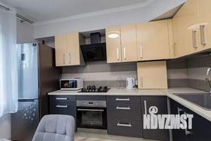 1-к квартира, посуточно, 42м2, 4/10 этаж