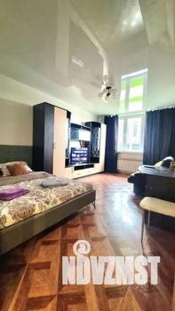 1-к квартира, посуточно, 43м2, 1/18 этаж
