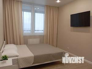 1-к квартира, посуточно, 43м2, 15/16 этаж