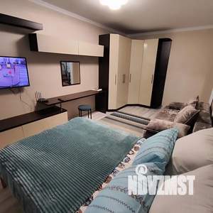 1-к квартира, посуточно, 37м2, 4/10 этаж