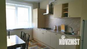 1-к квартира, посуточно, 42м2, 4/10 этаж