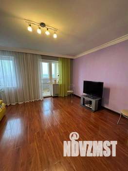 1-к квартира, посуточно, 90м2, 1/1 этаж