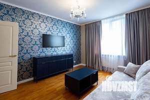 1-к квартира, посуточно, 38м2, 4/10 этаж