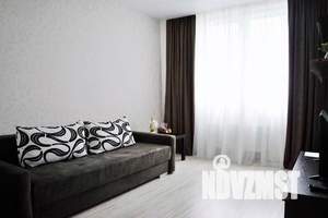 1-к квартира, посуточно, 35м2, 1/16 этаж