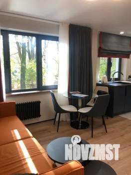 Студия квартира, посуточно, 32м2, 1/4 этаж