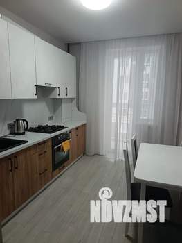 1-к квартира, посуточно, 33м2, 4/10 этаж
