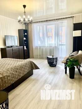 1-к квартира, посуточно, 64м2, 1/1 этаж