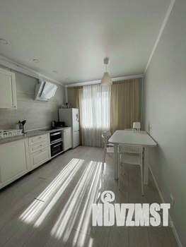 1-к квартира, посуточно, 60м2, 1/1 этаж