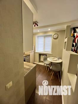 Студия квартира, посуточно, 32м2, 1/4 этаж