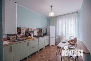 1-к квартира, посуточно, 46м2, 7/10 этаж