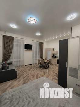 Студия квартира, посуточно, 34м2, 1/4 этаж
