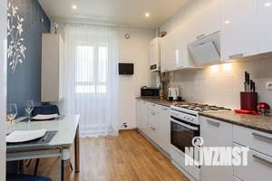 1-к квартира, посуточно, 40м2, 2/10 этаж